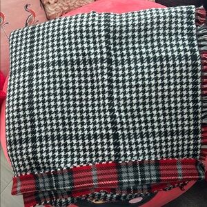 3 blanket scarves